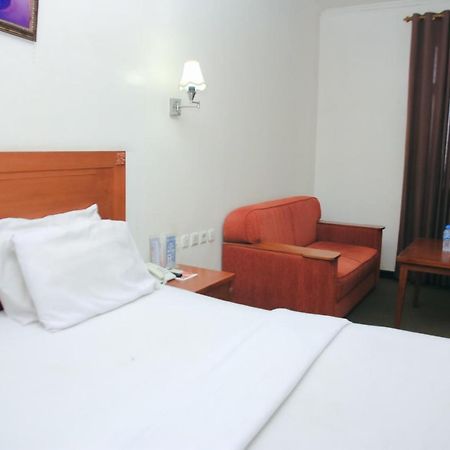 Hotel Bumi Asih Padangsidimpuan Batubelubang 外观 照片