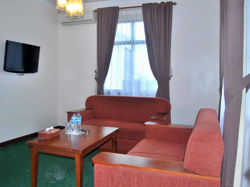 Hotel Bumi Asih Padangsidimpuan Batubelubang 外观 照片